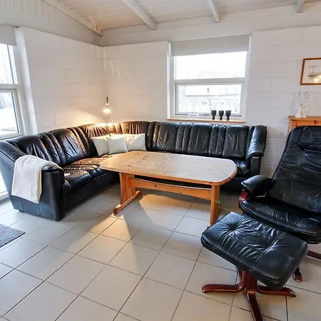 Two-bedroom Holiday In Vemb * Ulfborg